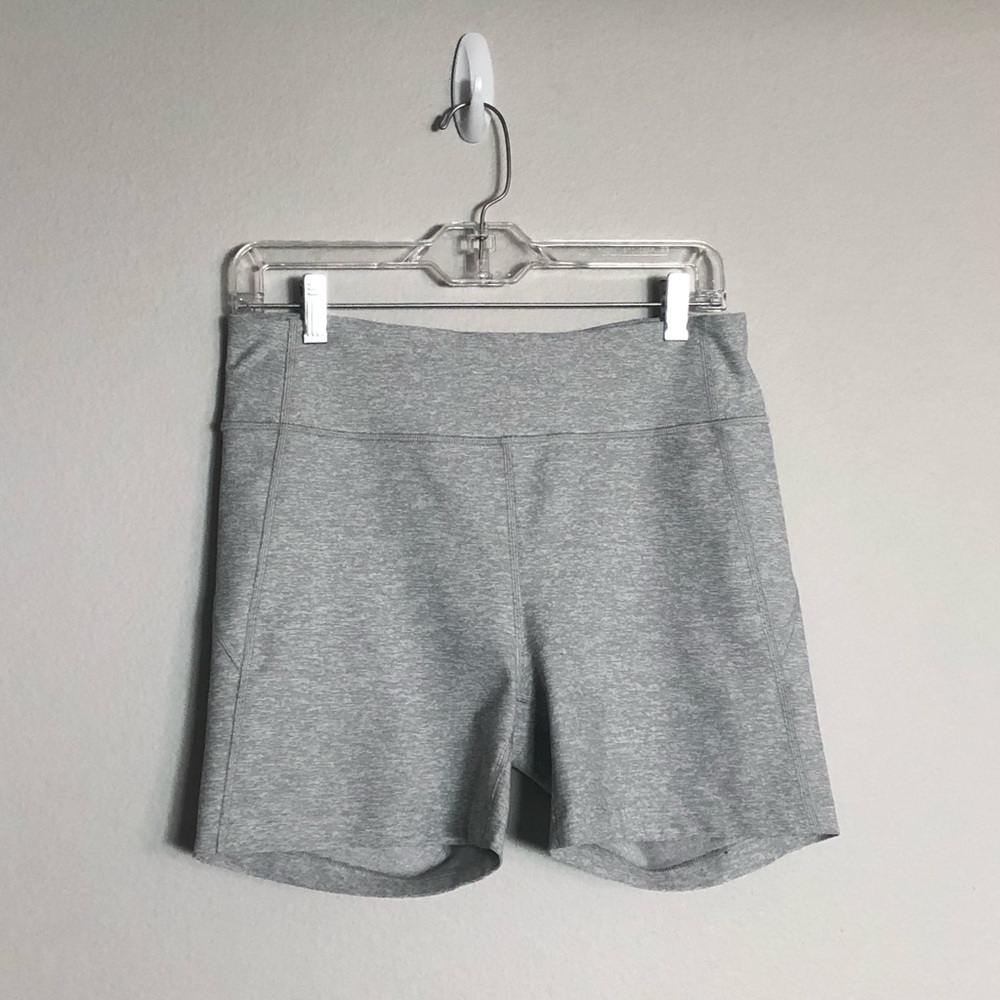 Warmup Short 5”- Dove, Outdoor Voices - Almost new